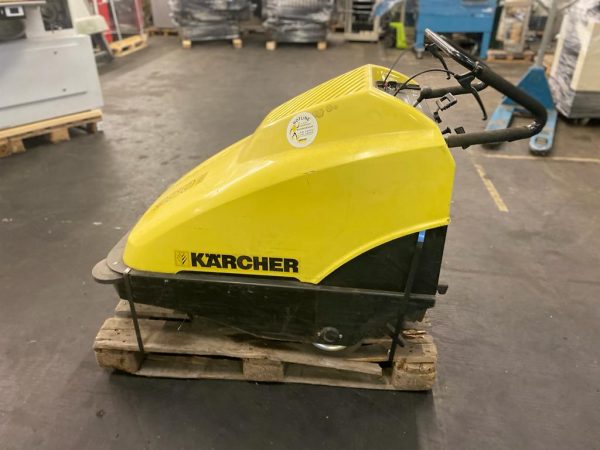 Kärcher KSM 750 Hangeführte Kehrsaugmaschine mit Benzinmotor in